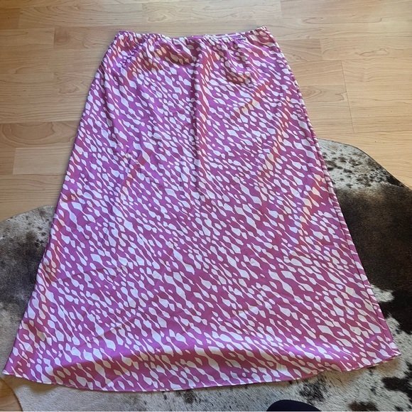 Diesel Dresses & Skirts - DIESEL Y2K Patterned Pink Satin Midi Skirt Size‎ Medium